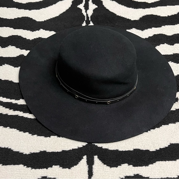 Frye Black Wool Felt Studded Belted Boater Hat Size Medium - Picture 7 of 9